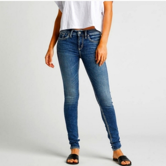 Silver Avery Skinny Jeans Stretchy Dark Denim Western Mid Rise Womens Size 27 - Picture 1 of 13